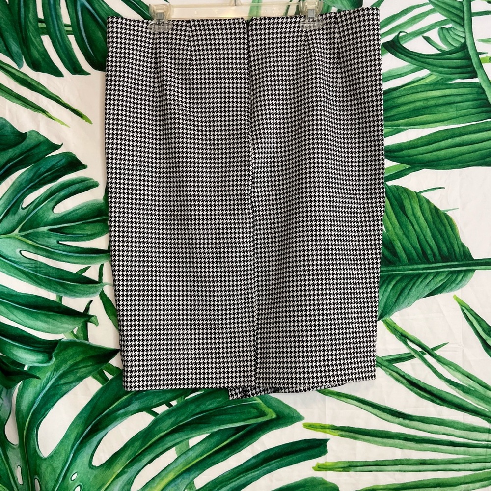 Glamour x Lane Bryant Sz 20 Black White Houndstooth Asymmetric Office Skirt - Picture 2 of 9